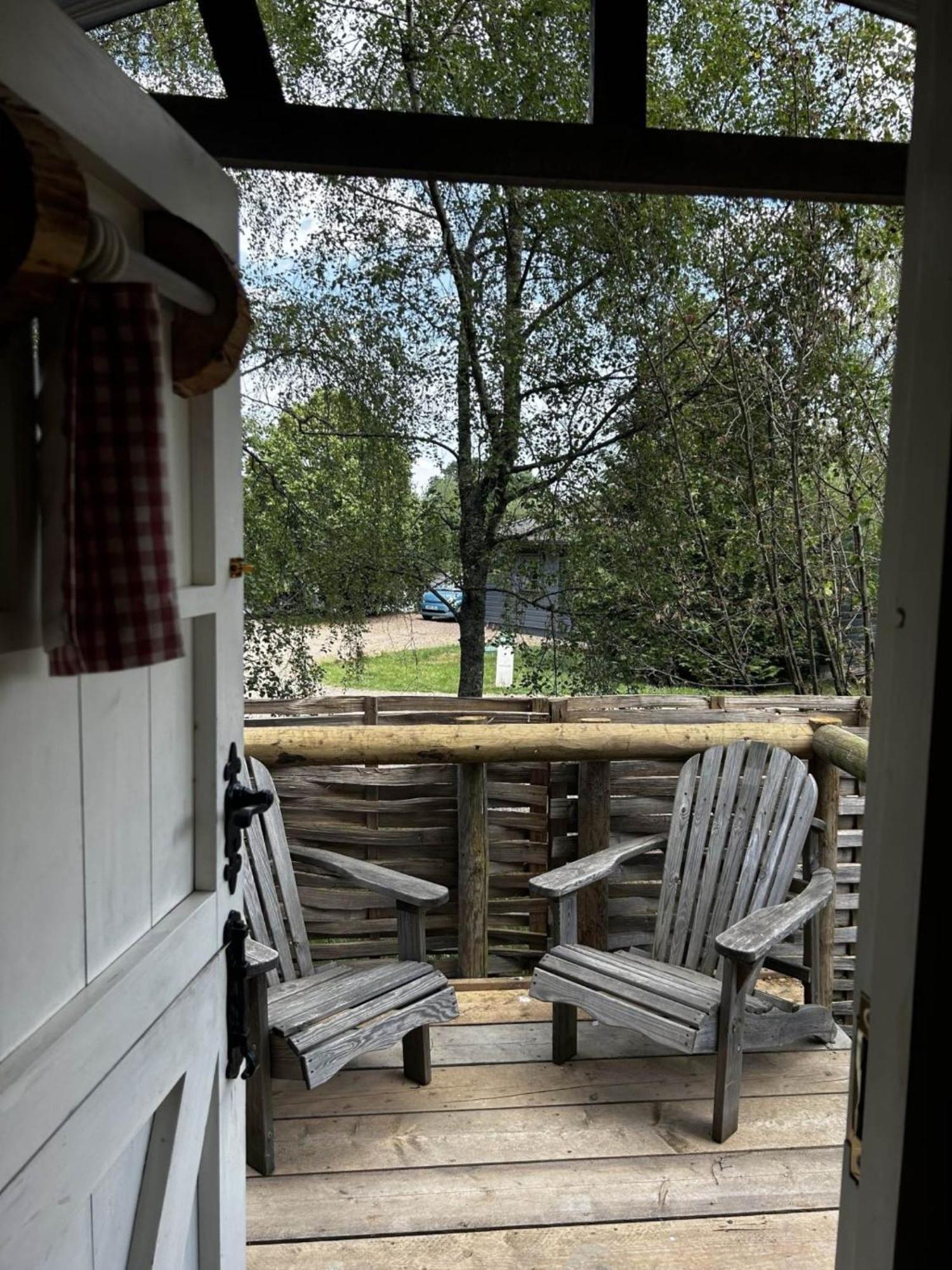 Sumners Ponds Fishery & Campsite Hotel Horsham Exterior photo